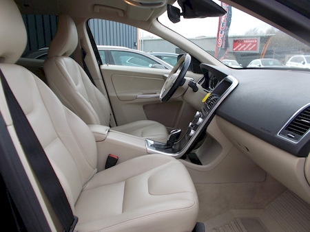 VOLVO XC 60 D4 181 CV SUMMUM GEARTRONIC 8 ********  AVEC SEULEMENT 83163  KMS !!! **********