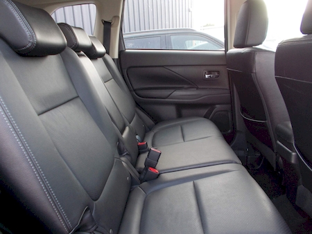 MITSUBISHI OUTLANDER III 2.2 DI-D 150 CV INTENSE NAVI 4WD AUTO  7 PLACES   ********* AVEC SEULEMENT 32282 KMS ***********