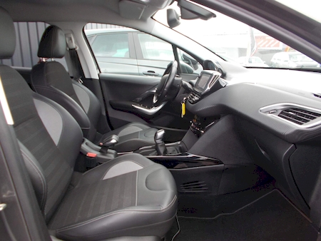 PEUGEOT 2008 1.2 PURETECH 110 CV ALLURE ********* AVEC SEULEMENT 29184 KMS !!! ************