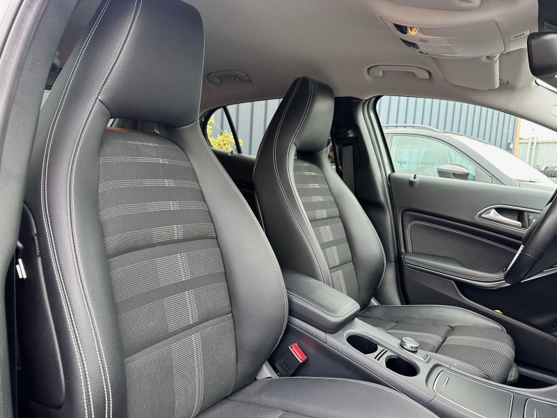 MERCEDES GLA (2) 180 SENSATION 7G-DCT ******** 1 ERE MAIN AVEC SEULEMENT 33440 KMS !!!!!!*******