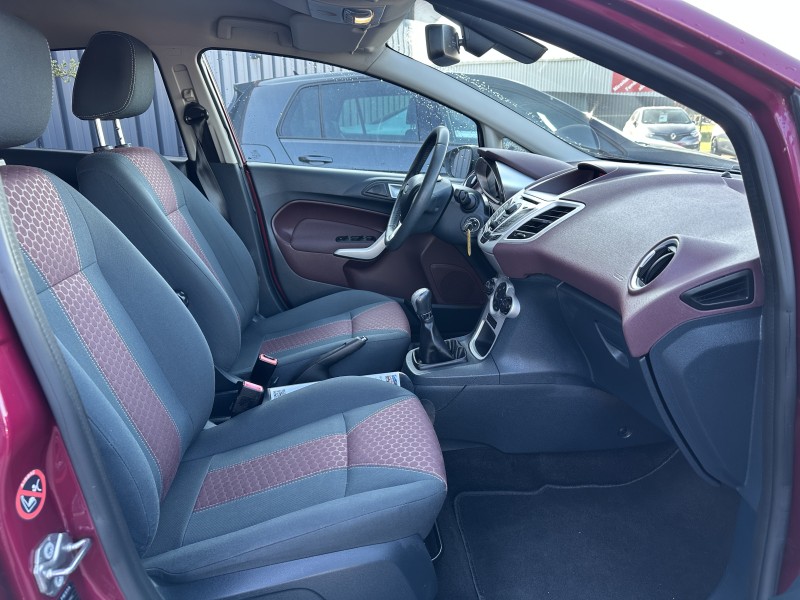 FORD FIESTA V (2) 1.6 TDCI 95 FAP TITANIUM 5P ******* 1 ERE MAIN AVEC SEULEMENT 94478 KMS !!!!!!!*******