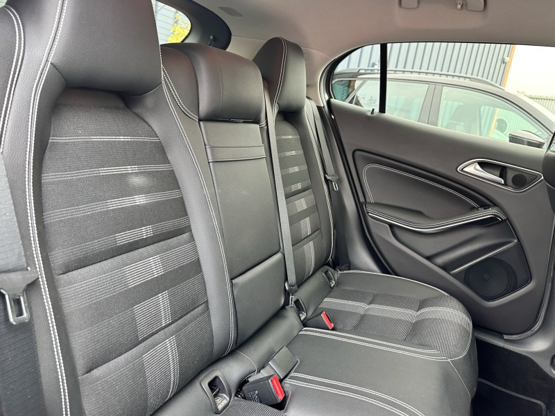 MERCEDES GLA (2) 180 SENSATION 7G-DCT ******** 1 ERE MAIN AVEC SEULEMENT 33440 KMS !!!!!!*******