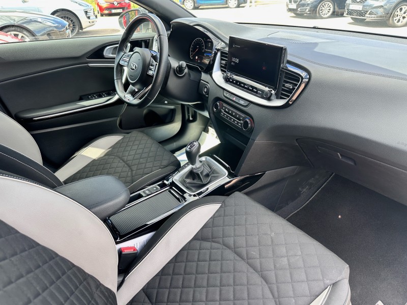 KIA PROCEED III 1.5 T-GDI 160 ISG GT LINE ********* 1 ERE MAIN AVEC SEULEMENT 24411 KMS !!!!!******