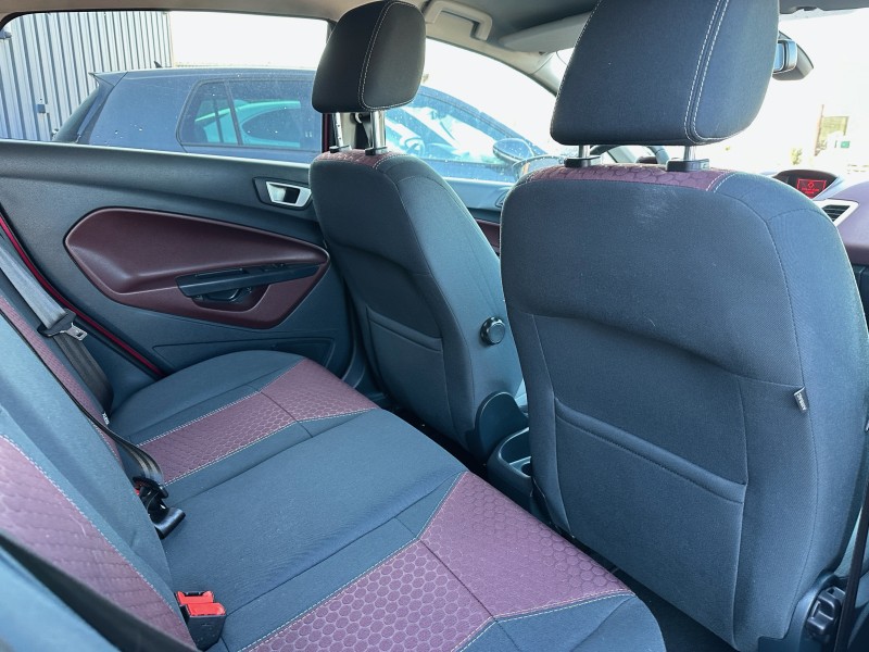 FORD FIESTA V (2) 1.6 TDCI 95 FAP TITANIUM 5P ******* 1 ERE MAIN AVEC SEULEMENT 94478 KMS !!!!!!!*******