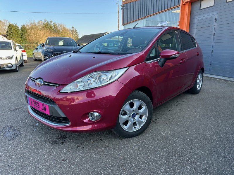 FORD FIESTA V (2) 1.6 TDCI 95 FAP TITANIUM 5P ******* 1 ERE MAIN AVEC SEULEMENT 94478 KMS !!!!!!!*******