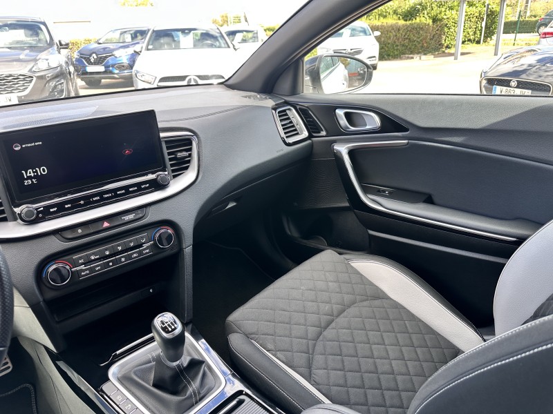 KIA PROCEED III 1.5 T-GDI 160 ISG GT LINE ********* 1 ERE MAIN AVEC SEULEMENT 24411 KMS !!!!!******