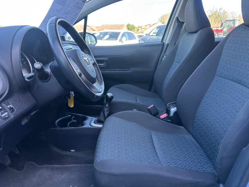 TOYOTA YARIS III 69 VVT-I DYNAMIC 5P ********* 1 ERE MAIN AVEC SEULEMENT 57992 KMS !!!!!!!!*******
