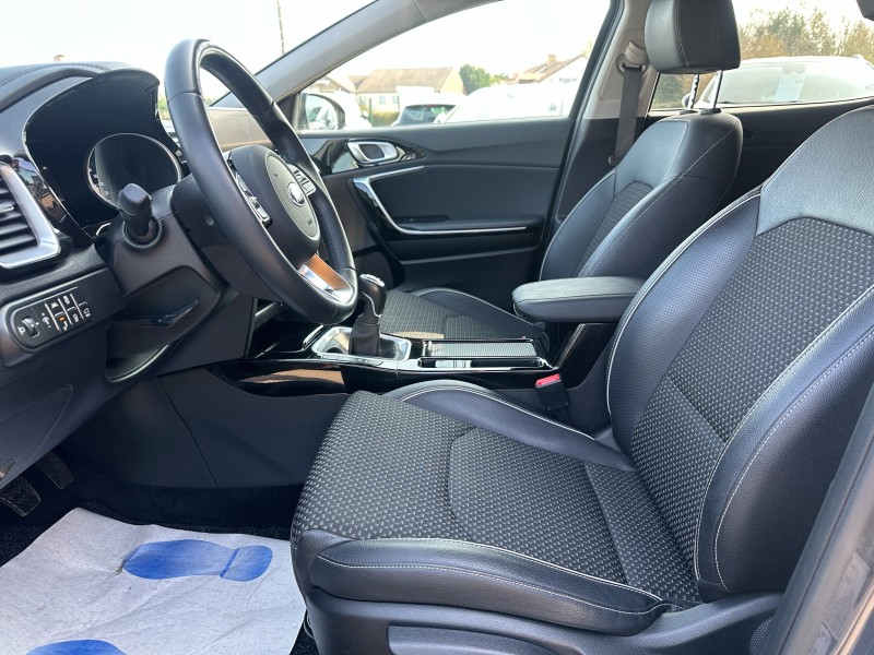KIA XCEED (2) 1.0 T-GDI 120 ISG DESIGN BVM6 ******* SEULEMENT 37061 KMS !!!!!!!********