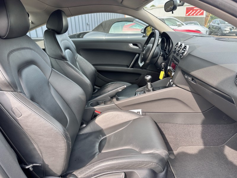 AUDI TT II COUPE 2.0 TFSI 200 ******* 1 ERE MAIN AVEC SEULEMENT 84598 KMS !!!!!*******