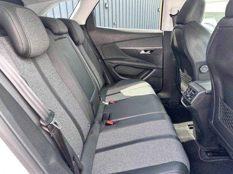 PEUGEOT 3008 II 1.5 BLUEHDI 130 S&S ALLURE *****SEULEMENT 53153 KMS !!!!!*****