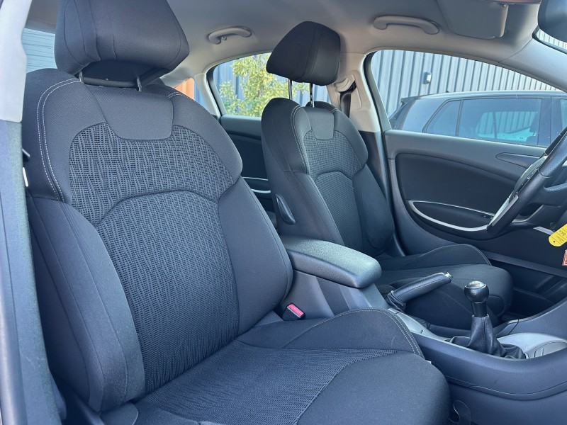CITROEN C5 II (2) 1.6 HDI 115 CONFORT BVM *********** 1 ERE MAIN AVEC SEULEMENT 100944 KMS !!!!!!!*******