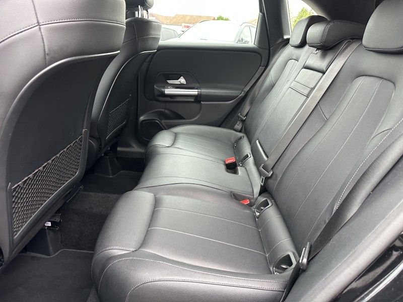 MERCEDES CLASSE B III 180 D PROGRESSIVE LINE 7G-DCT 2 EME MAIN