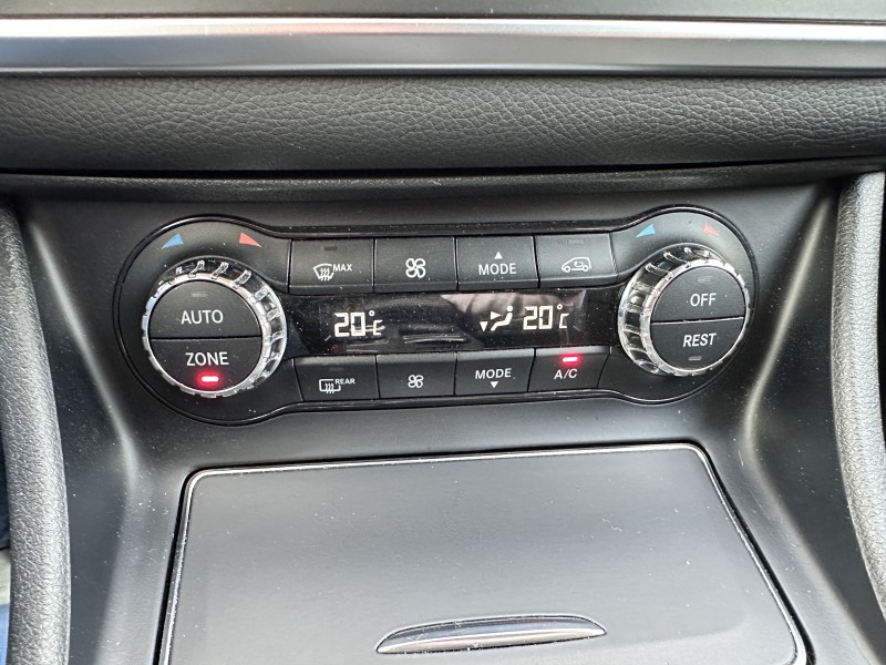 MERCEDES GLA (2) 180 SENSATION 7G-DCT ******** 1 ERE MAIN AVEC SEULEMENT 33440 KMS !!!!!!*******