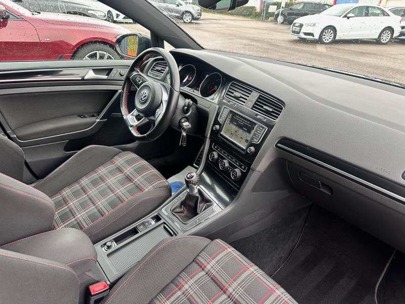 VOLKSWAGEN GOLF VII 2.0 TSI 220CV GTI BLUEMOTION TECHNOLOGY 5 PORTES