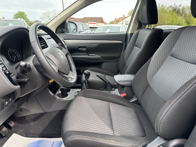 MITSUBISHI OUTLANDER 2.0 MIVEC 150 CV INFORM 2WD ********** 1 ERE MAIN AVEC SEULEMENT 113083 KMS !!!!!!! *********