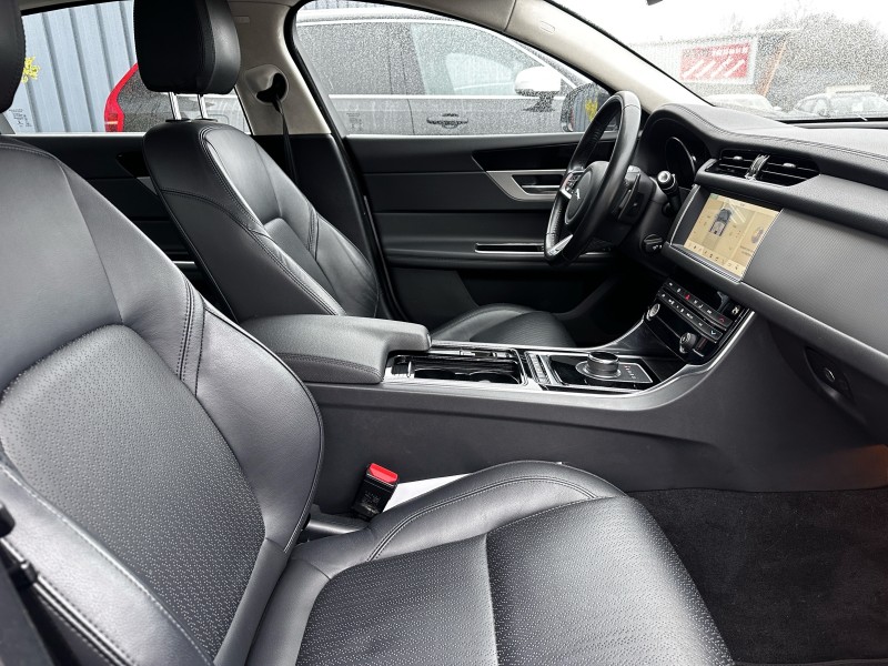 JAGUAR XF II 2.0D 180 10CV PRESTIGE AUTO ********* SEULEMENT 51892 KMS !!!!!!******