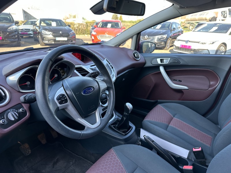 FORD FIESTA V (2) 1.6 TDCI 95 FAP TITANIUM 5P ******* 1 ERE MAIN AVEC SEULEMENT 94478 KMS !!!!!!!*******