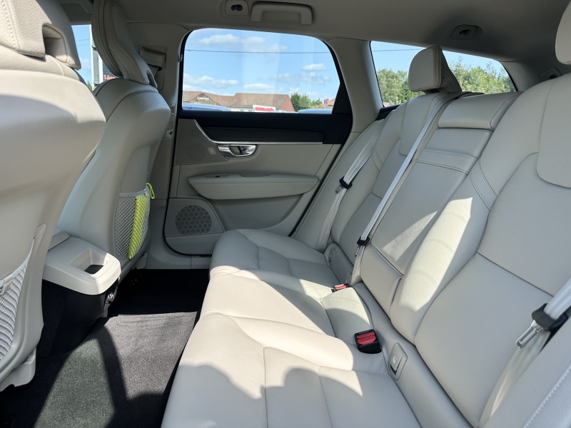 VOLVO V90 CROSS COUNTRY CROSS COUNTRY D4 190 AWD GEARTRONIC 8 ****** 2 EME MAIN SEULEMENT 26127 KMS !!!!******