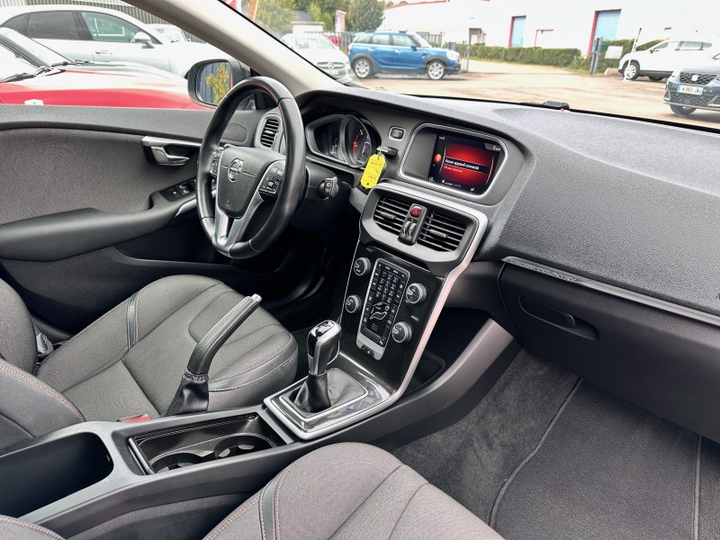 VOLVO V40 CROSS COUNTRY II (2) CROSS COUNTRY D2 120 OVERSTA EDITION