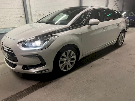 CITROEN DS5 2.0 HDI 136 CV SPORT CHIC BV6***************** 1ERE MAIN AVEC SEULEMENT 15445 KMS !!!!!!!**************