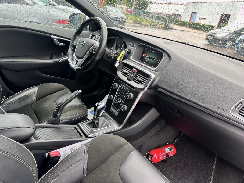 VOLVO V40 II 2.0 D2 120 CV R-DESIGN 5 PORTES BV6