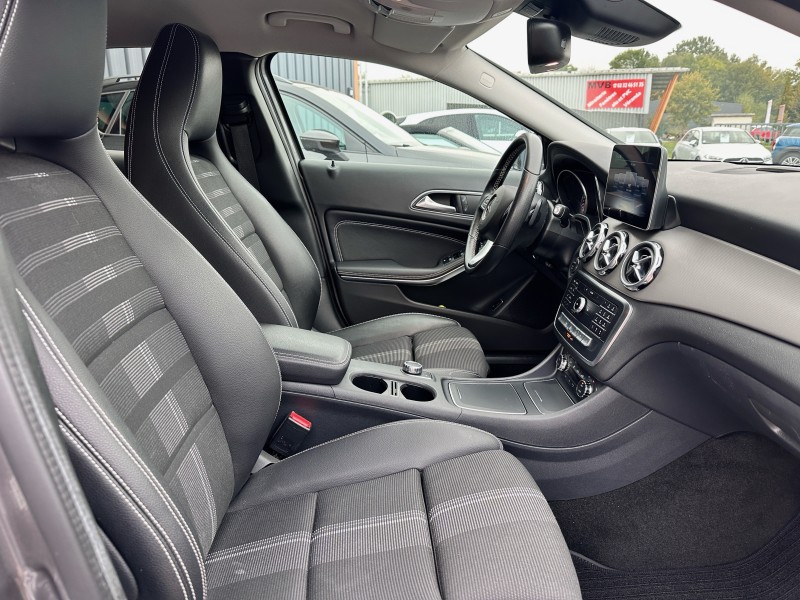 MERCEDES GLA (2) 180 SENSATION 7G-DCT ******** 1 ERE MAIN AVEC SEULEMENT 33440 KMS !!!!!!*******