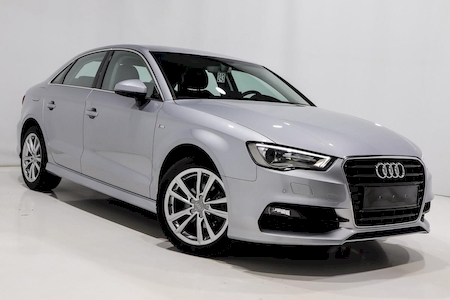 AUDI A3 BERLINE 1.6 TDI 110 S-LINE ********  1ERE MAIN AVEC SEULEMENT 60078 KMS !! **********