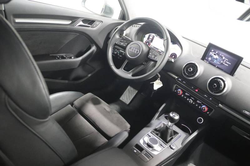 AUDI A3 III (2) BERLINE 1.5 TFSI 150 CV S-LINE   ********* 1 ERE MAIN AVEC SEULEMENT 70941 KMS *********