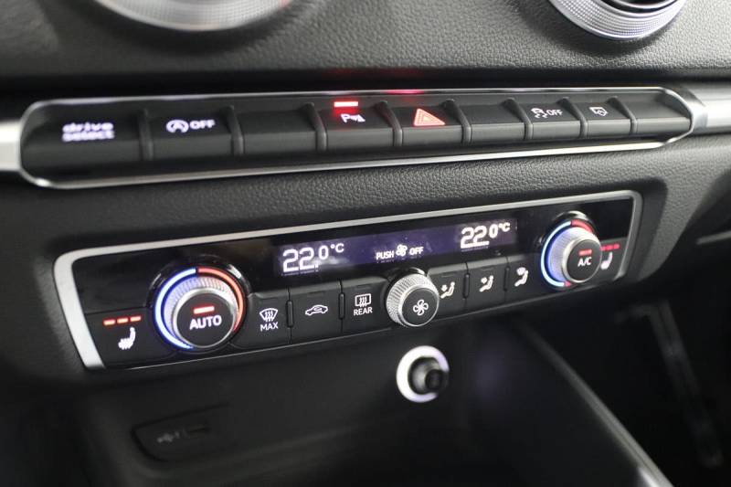 AUDI A3 III (2) BERLINE 1.5 TFSI 150 CV S-LINE   ********* 1 ERE MAIN AVEC SEULEMENT 70941 KMS *********