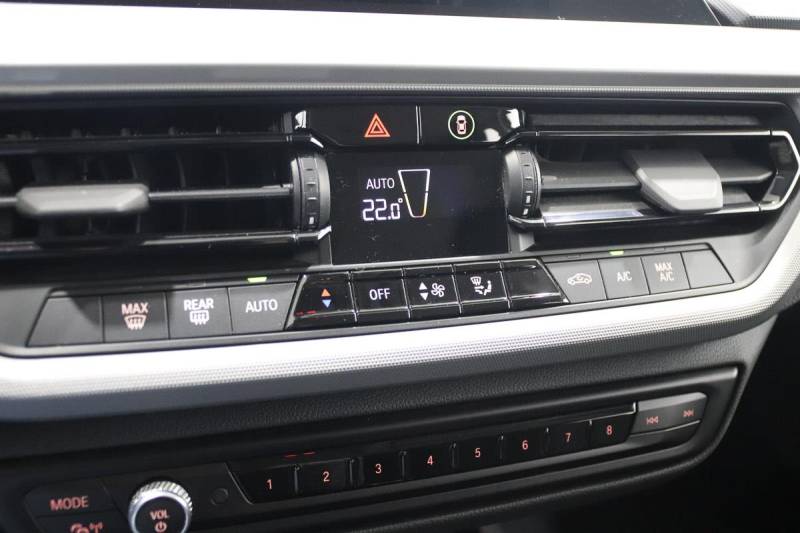 BMW SERIE 1 (F40) 116D BUSINESS DESIGN ******** 1 ERE MAIN AVEC SEULEMENT 18420 KMS !!!!!!*******