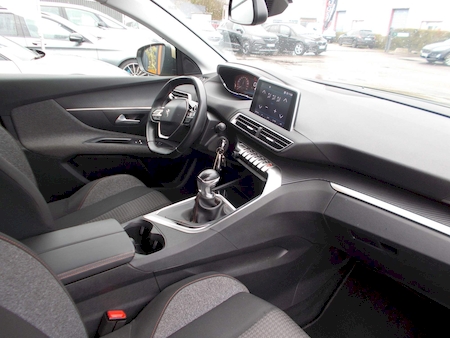 PEUGEOT 3008 II 1.5 BLUEHDI 130 CV ACTIVE BV6 ********** AVEC SEULEMENT 44327 KMS !!! *********