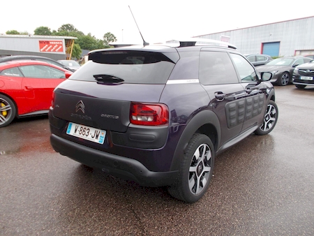 CITROEN C4 CACTUS 1.6 BLUEHDI 100 CV SHINE  ********** AVEC SEULEMENT 60038 KMS ***********