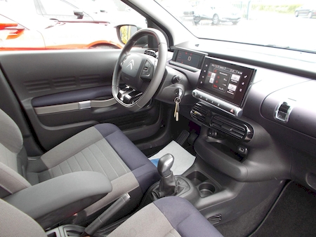 CITROEN C4 CACTUS 1.6 BLUEHDI 100 CV SHINE  ********** AVEC SEULEMENT 60038 KMS ***********