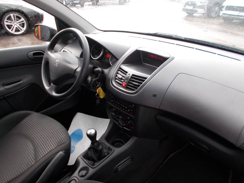 PEUGEOT 206 + 1.1 I 60 CV URBAN 5 PORTES ******* AVEC 69115 KMS **********