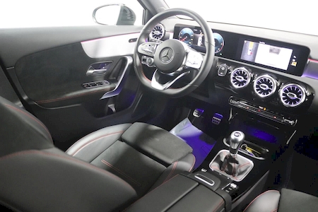 MERCEDES CLASSE A 180D 116 CV AMG LINE ***********1ERE MAIN AVEC SEULEMENT 20330 KMS !!!!!!!! *******