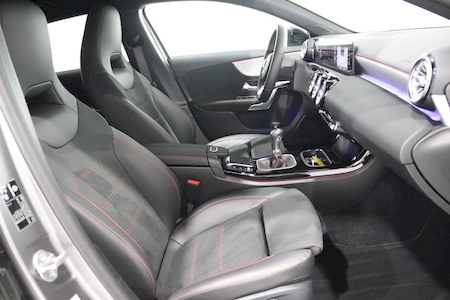 MERCEDES CLASSE A 180D 116 CV AMG LINE ***********1ERE MAIN AVEC SEULEMENT 20330 KMS !!!!!!!! *******