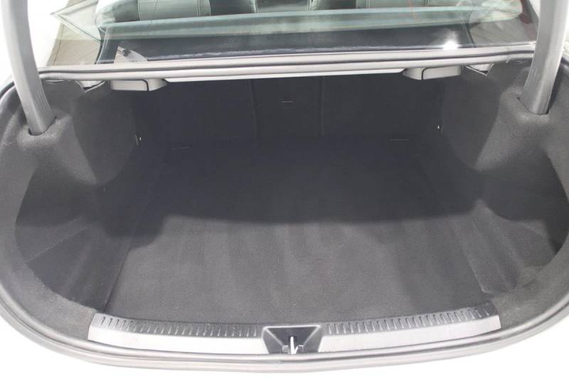 MERCEDES CLASSE A IV BERLINE 180 D 2.0 d BUSINESS LINE 8G-DCT ****** 1 ERE MAIN AVEC SEULEMENT 55016 KMS !!!!*****