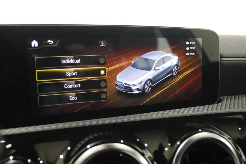 MERCEDES CLASSE A IV BERLINE 180 D 2.0 d BUSINESS LINE 8G-DCT ****** 1 ERE MAIN AVEC SEULEMENT 55016 KMS !!!!*****