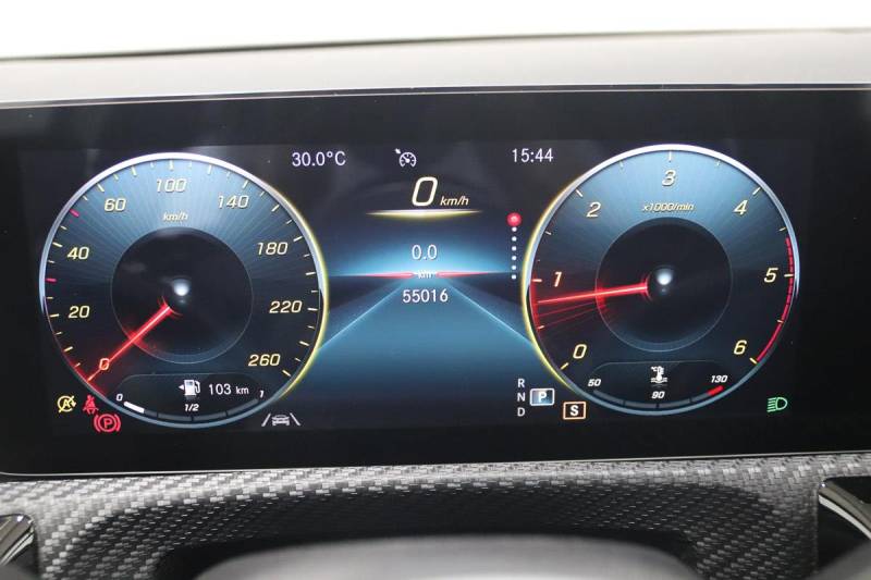 MERCEDES CLASSE A IV BERLINE 180 D 2.0 d BUSINESS LINE 8G-DCT ****** 1 ERE MAIN AVEC SEULEMENT 55016 KMS !!!!*****