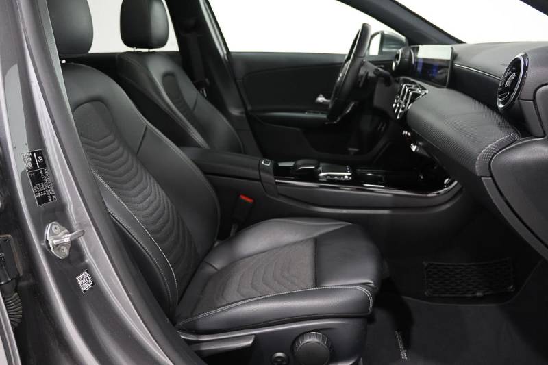 MERCEDES CLASSE A IV BERLINE 180 D PROGRESSIVE LINE 7G-DCT ********* 2 EME MAIN AVEC SEULEMENT 70341 KMS !!!!! *********