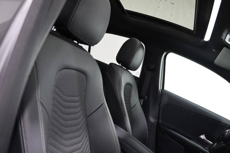 MERCEDES CLASSE A IV BERLINE 180 D PROGRESSIVE LINE 7G-DCT ********* 2 EME MAIN AVEC SEULEMENT 70341 KMS !!!!! *********