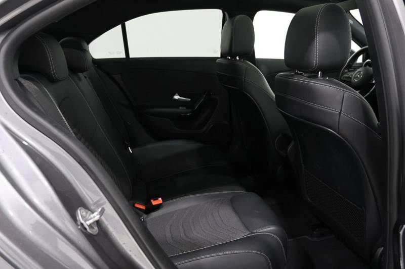 MERCEDES CLASSE A IV BERLINE 180 D PROGRESSIVE LINE 7G-DCT ********* 2 EME MAIN AVEC SEULEMENT 70341 KMS !!!!! *********