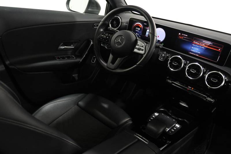 MERCEDES CLASSE A IV BERLINE 180 D PROGRESSIVE LINE 7G-DCT ********* 2 EME MAIN AVEC SEULEMENT 70341 KMS !!!!! *********