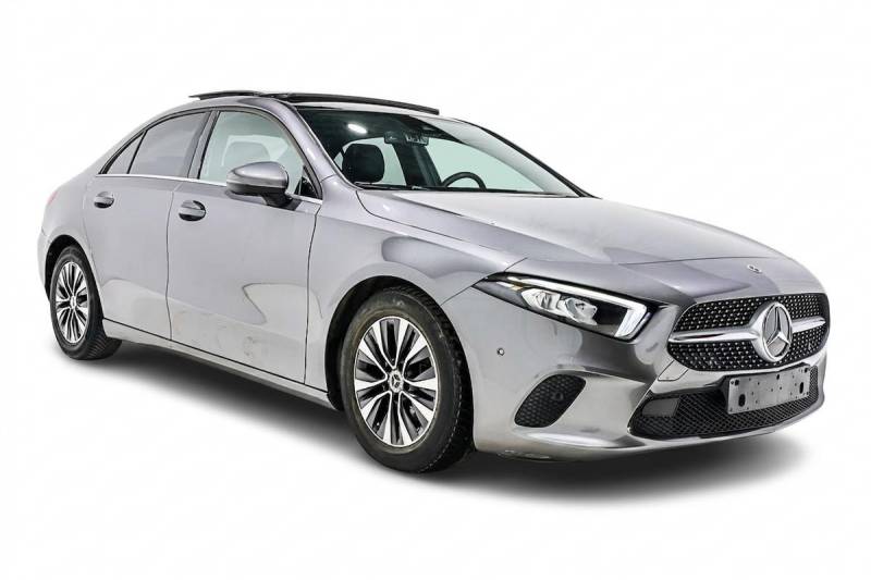 MERCEDES CLASSE A IV BERLINE 180 D PROGRESSIVE LINE 7G-DCT ********* 2 EME MAIN AVEC SEULEMENT 70341 KMS !!!!! *********