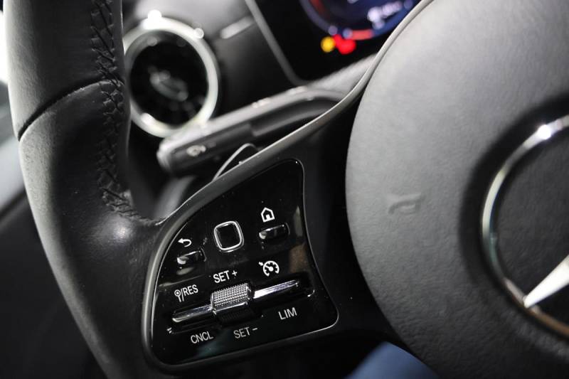 MERCEDES CLASSE A IV BERLINE 180 D PROGRESSIVE LINE 7G-DCT ********* 2 EME MAIN AVEC SEULEMENT 70341 KMS !!!!! *********