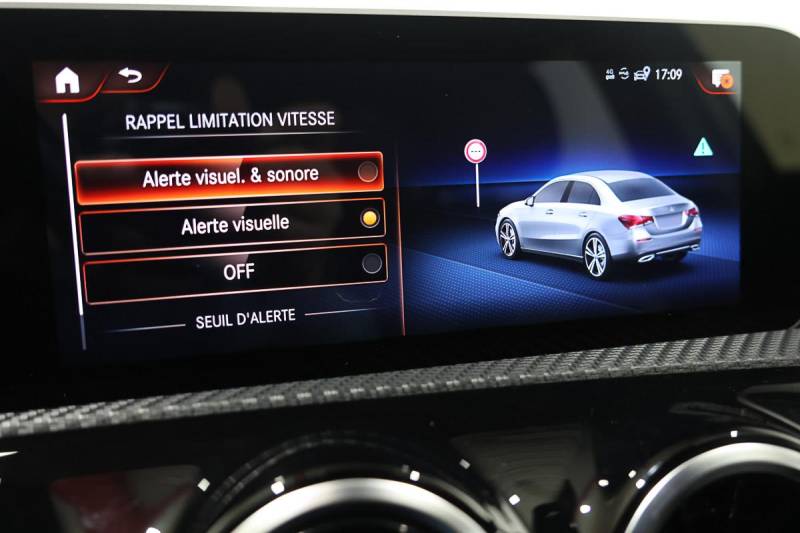 MERCEDES CLASSE A IV BERLINE 180 D PROGRESSIVE LINE 7G-DCT ********* 2 EME MAIN AVEC SEULEMENT 70341 KMS !!!!! *********