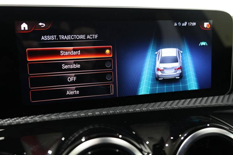 MERCEDES CLASSE A IV BERLINE 180 D PROGRESSIVE LINE 7G-DCT ********* 2 EME MAIN AVEC SEULEMENT 70341 KMS !!!!! *********