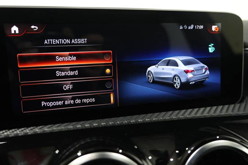 MERCEDES CLASSE A IV BERLINE 180 D PROGRESSIVE LINE 7G-DCT ********* 2 EME MAIN AVEC SEULEMENT 70341 KMS !!!!! *********