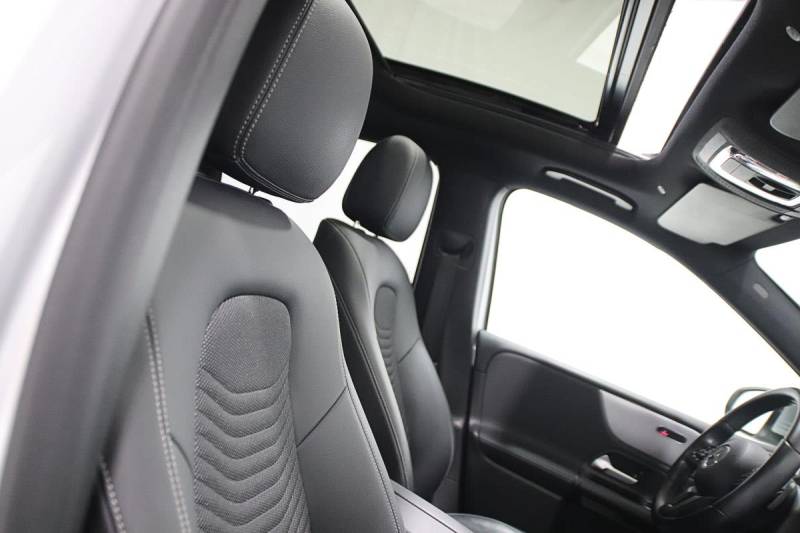MERCEDES CLASSE B III 180 D PROGRESSIVE LINE 7G-DCT ****** 1 ERE MAIN AVEC SEULEMENT 59767 KMS !!!!!!********