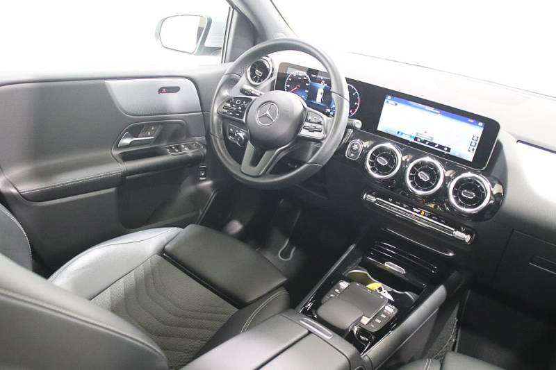 MERCEDES CLASSE B III 180 D PROGRESSIVE LINE 7G-DCT ****** 1 ERE MAIN AVEC SEULEMENT 59767 KMS !!!!!!********